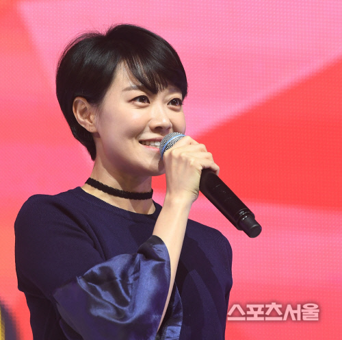 [포토] 문지애 아나운서, SF9을 소개합니다~!