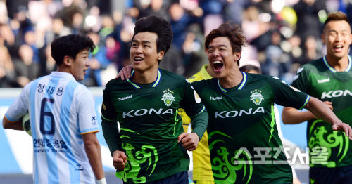 [포토] 이동국 '프로축구 개막 축포'