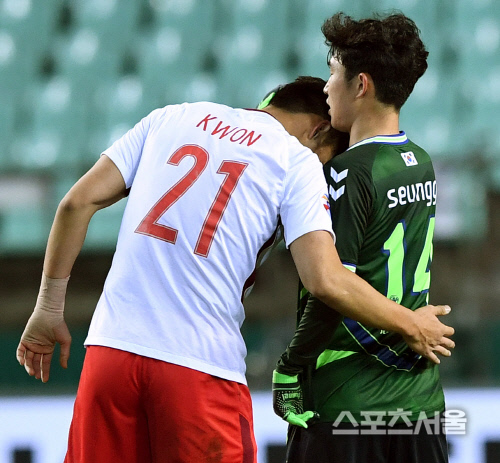 [포토] 전북 이승기-텐진 권경원...잘 싸웠다...