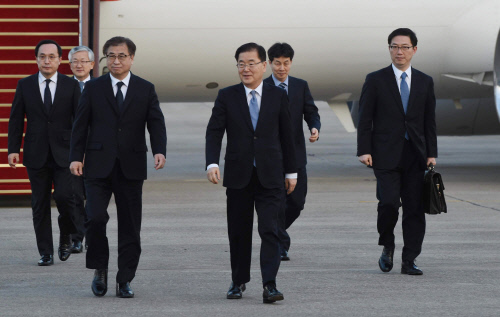 대북특사 정의용·서훈, 오늘 오전 미국行…北메시지 전달