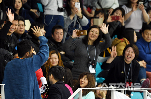 [포토] 장근석, 아이스하키 여성팬들을 들썩이게 만드는 인기~!