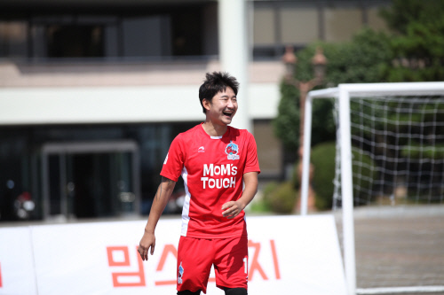 [보도자료] 지구방위대FC 의 멤버로 활약한 이천수