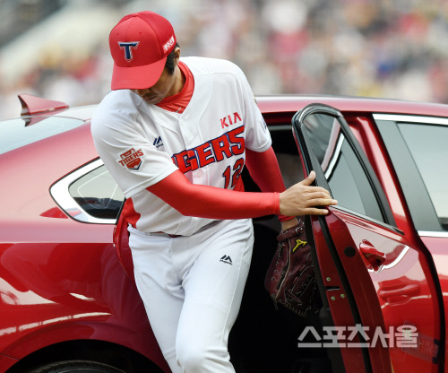 [포토] KIA 임창용, 개막전도...위기 상황 등판!