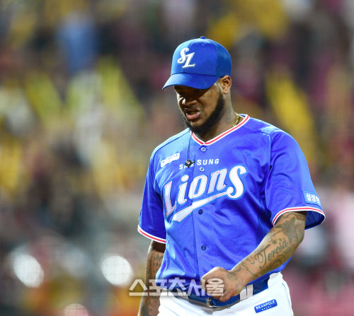 [포토] 보니야, 4회 와르르 무너지고 조기 강판