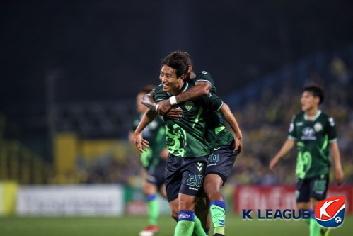 김민재의 크로스와 이동국의 발리가 시사하는 것