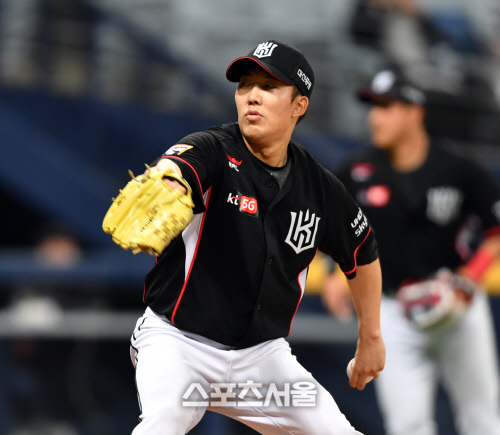 [포토]친정상대 등판 금민철