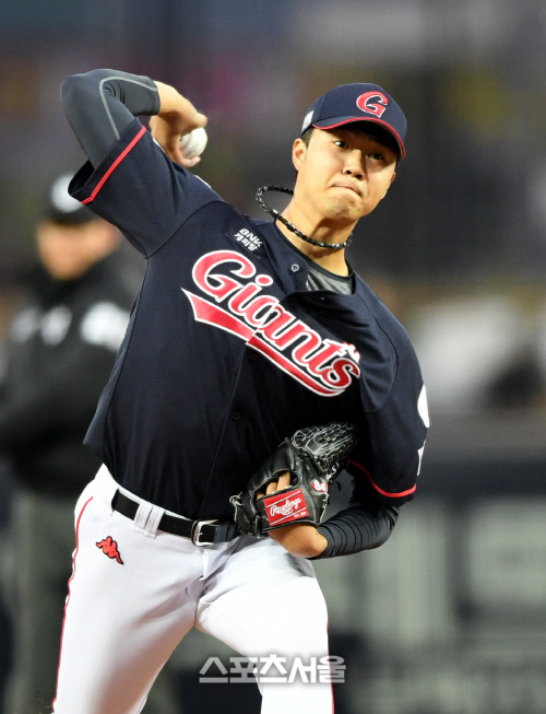 [포토] 롯데 선발 윤성빈 투구