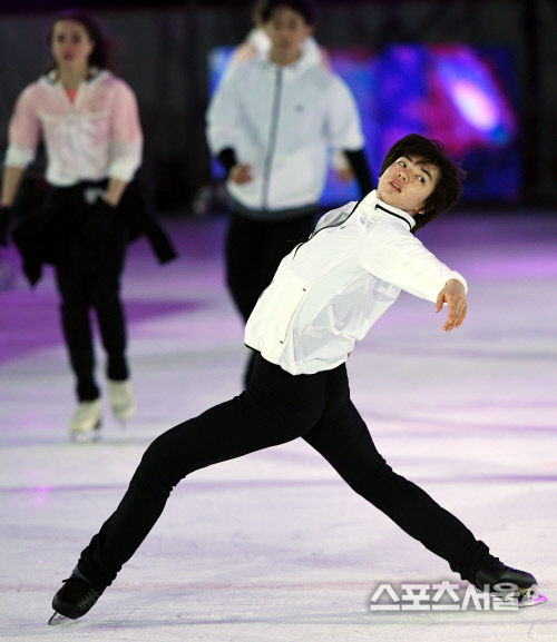 [포토] 피겨 스타 차준환, 유연한 연기!