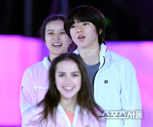 [포토] 차준환, 민유라와 자기토바의 사이에서~!