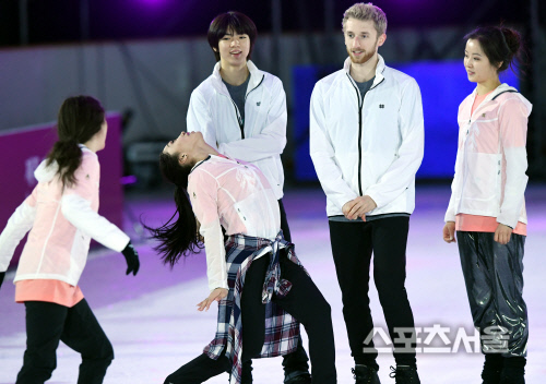 [포토] 차준환-겜린-민유라, 다시 만나니 이렇게 좋아요~!