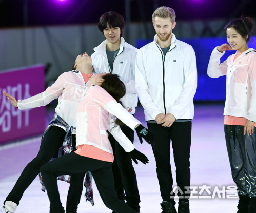 [포토] 차준환-겜린-민유라, 너무 너무 반가워~