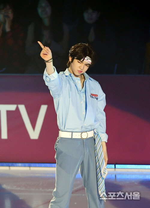 [포토] '방탄소년단' 빙의한 차준환, 눈길 끄는 연기!