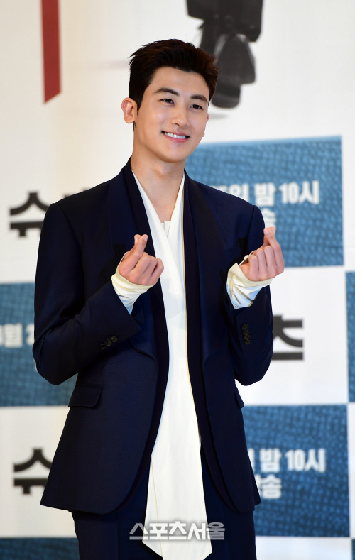 [포토] '슈츠' 박형식, 달달함 넘치는 손하트