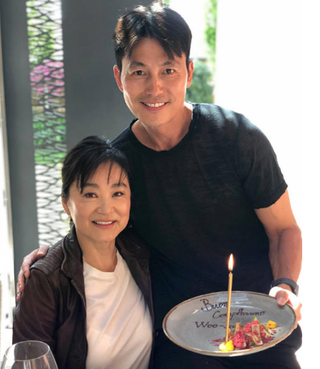 임청하, 정우성과 함께 찍은 셀카 화제…그는 누구?