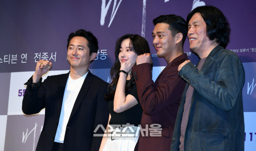 [포토]버닝 사랑해주세요. 스티븐 연, 유아인, 전종서, 이창동 감독(왼쪽부터)