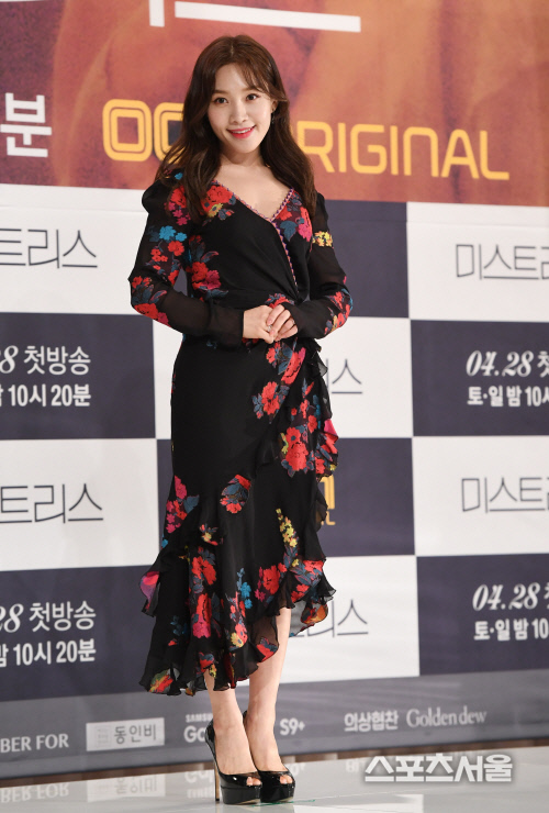 [포토] 최희서, 화려한 드레스로 플래시 세례~!