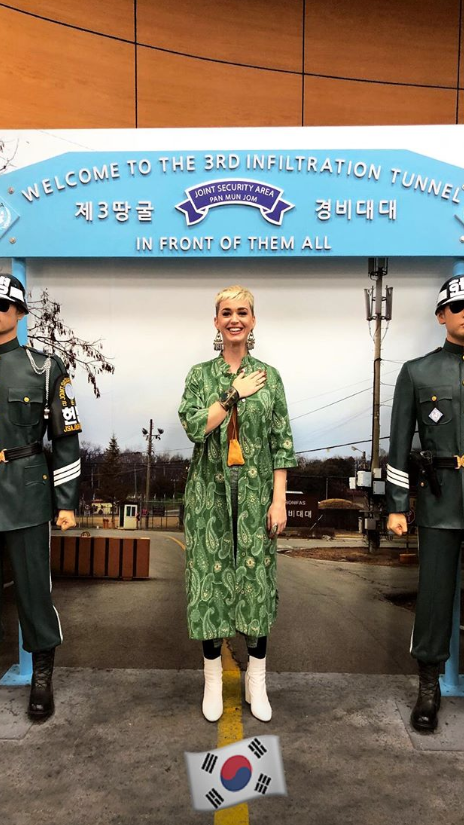'팝스타' 케이티 페리, 남북 종전 응원…DMZ 방문 인증샷 공개