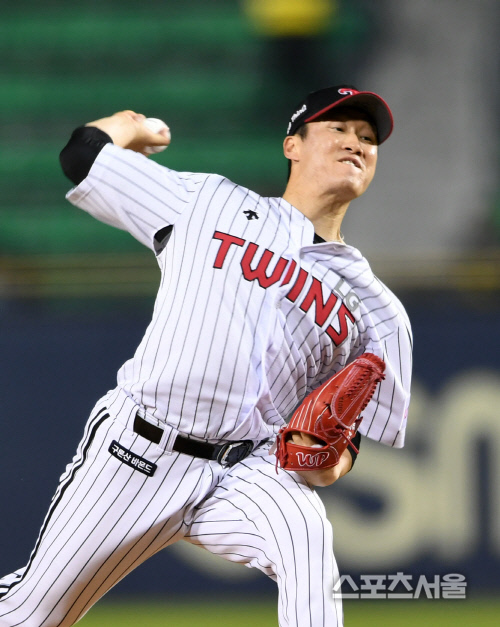 [포토]여건욱, 온 몸의 힘을 모아 역투