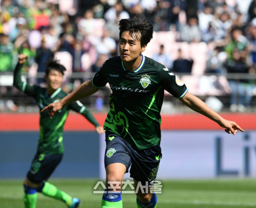 [포토]이동국, 팀 두번째 골 신고