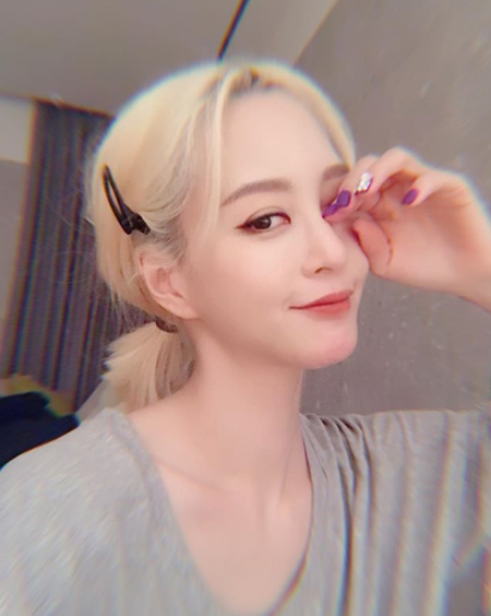 "꼭 보답할게요"…한예슬, '의료 사고' 논란 후 근황 전해