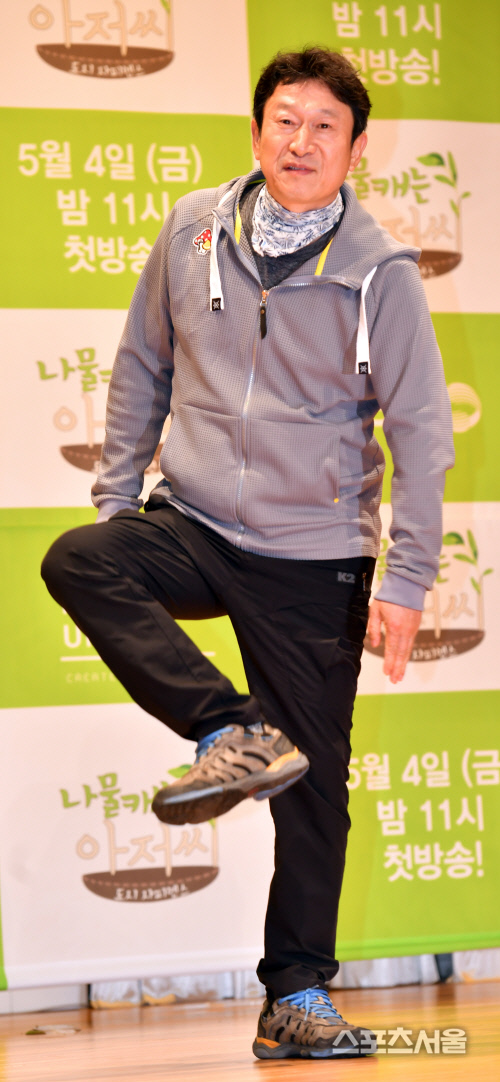 \'나물 캐는 아저씨\' 김응수, 일본에서 먹방에 푹빠졌었다[포토]