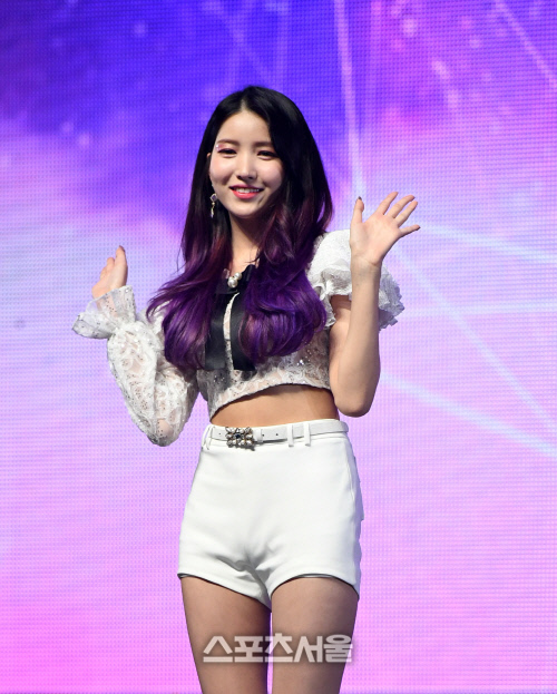 [포토]여자친구 소원, 새 앨범 나왔어요