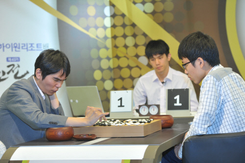 [흑돌백돌]이세돌 vs 신진서, GS칼텍스배 결승 '신구 맞대결' 外