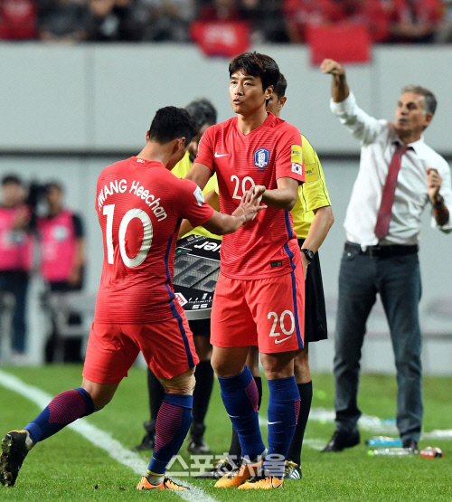 못 박은 신태용 감독 "이동국, 월드컵 못 간다…이청용은 50대50"