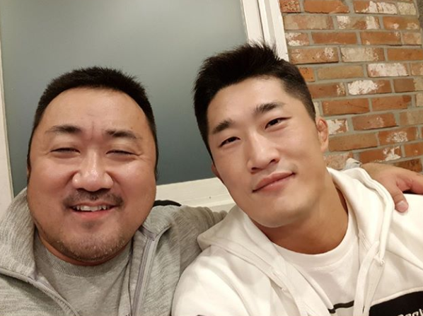 [★SNS] 마동석, 김동현·배명호와 인증샷 "'챔피언' 특별출연 감사"