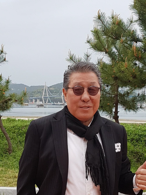 [단독인터뷰]가수계 원로 박일남 "김흥국이 협회 망가뜨려, 차라리 해체하자"