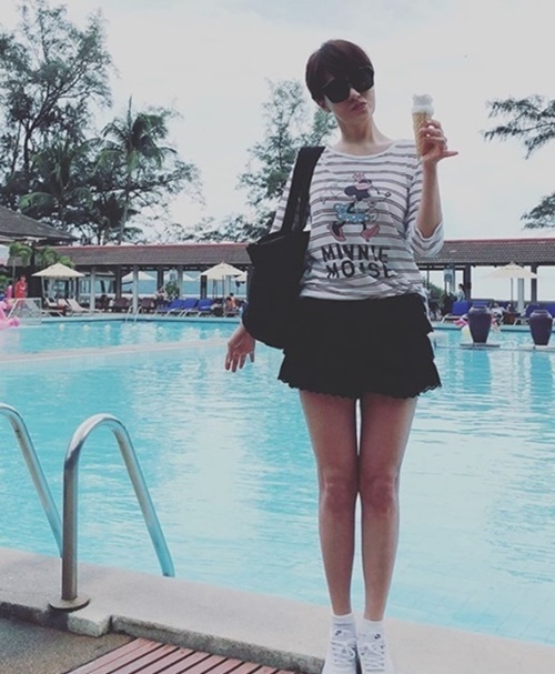 [★SNS] 김선아, 우월한 각선미 뽐내며 '시선 강탈'