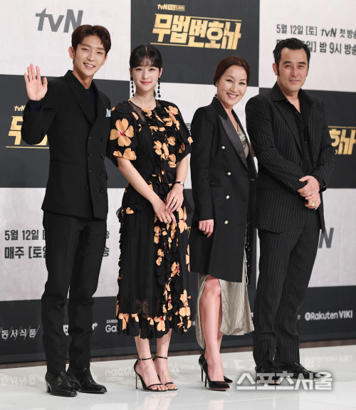 [포토] 이준기-서예지-이혜영-최민수, 묘하게...어울리는 캐스팅?