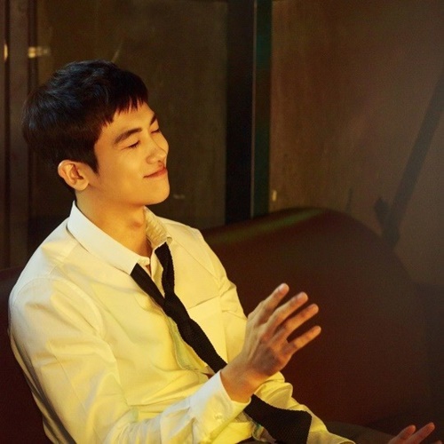 [★SNS] '슈츠' 박형식, 촬영 사진 공개 "술은 적당히"