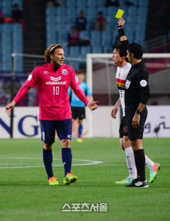포를란, 킷치와 계약 만료로 결별…은퇴 유력