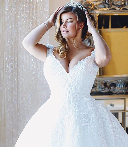 [B급통신] 웨딩드레스 위해 가슴 축소 수술한 플러스사이즈 모델