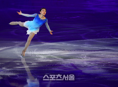 4년 만 빙판 복귀 김연아 "스케이팅 늘 하고 싶었다"