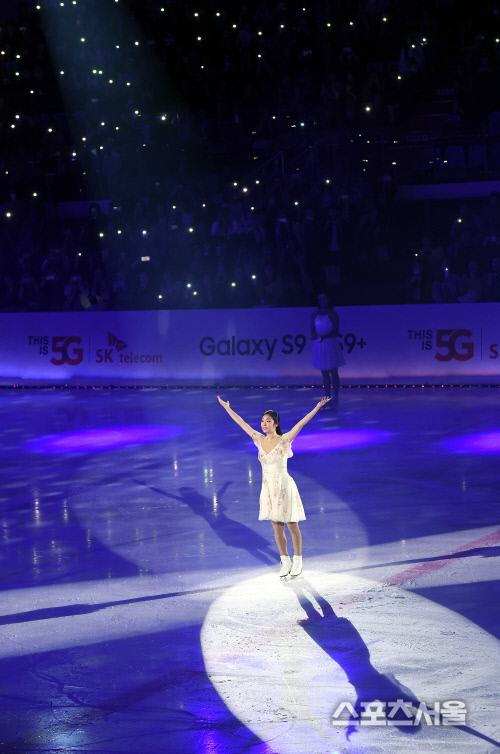 [포토] 김연아, 돌아온 '피겨퀸'에 쏟아지는 환호~!