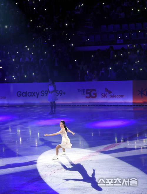 [포토] 김연아에 쏟아지는 환호, 별처럼 반짝반짝~!