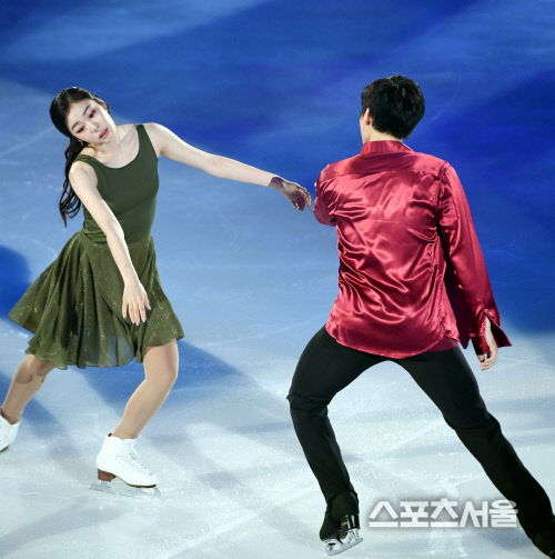 [포토] 김연아, 피날레 공연은 커플과 함께?