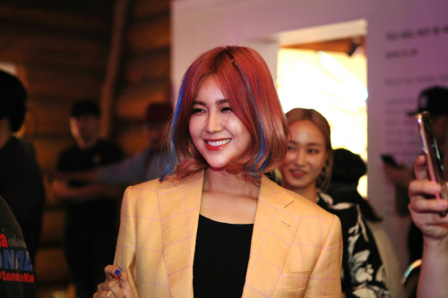 솔비, 아트하우스콘서트 '빌라빌라나이트' 300명 참관 속 성료