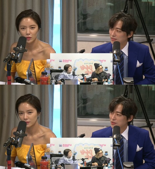 '언니네 라디오' 황정음 "'뻔한 연기 질린다'는 댓글 보고 왔다"