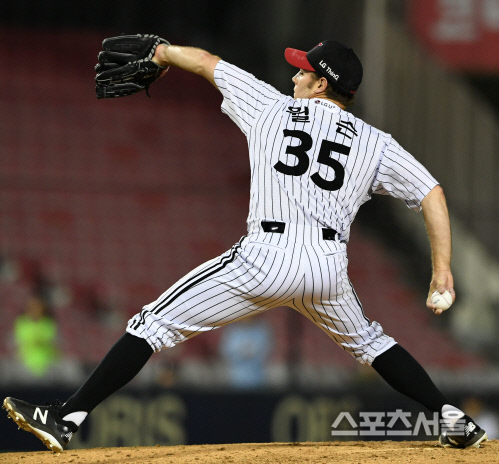 [포토] LG선발 윌슨표 직구 들어갑니다
