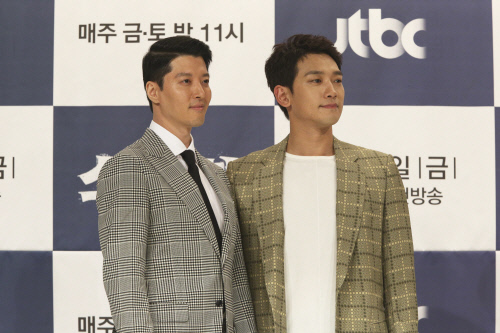 '스케치' 이동건, "정지훈과 15년 전보다 공통점 많아졌다, 수다떨기도"