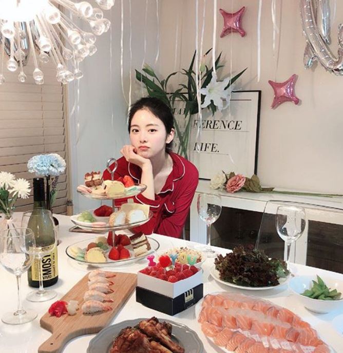 '새댁' 한지우,파자마 파티 인증샷 '청순美+웃음' 