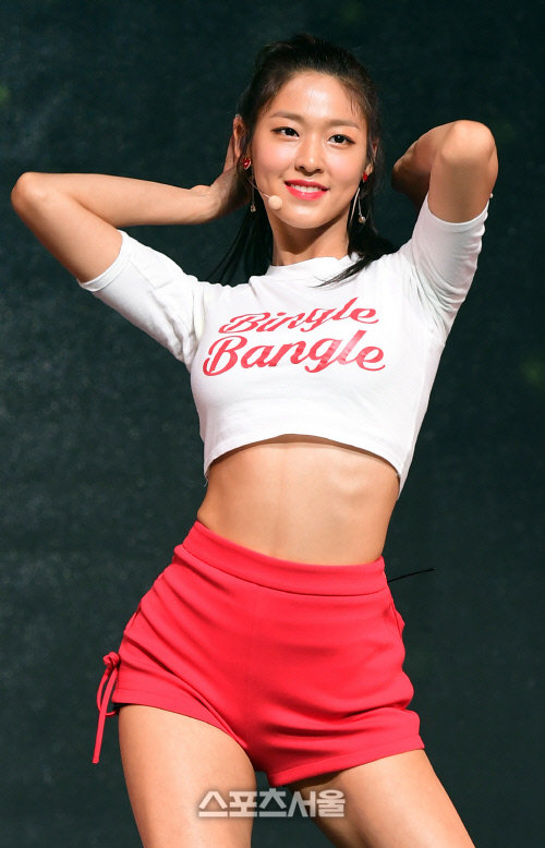 [포토] AOA 설현, 완벽한 S라인