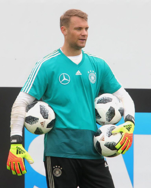 [F조는 지금]노이어 9개월만에 실전 복귀…독일, U-20과 평가전서 대승