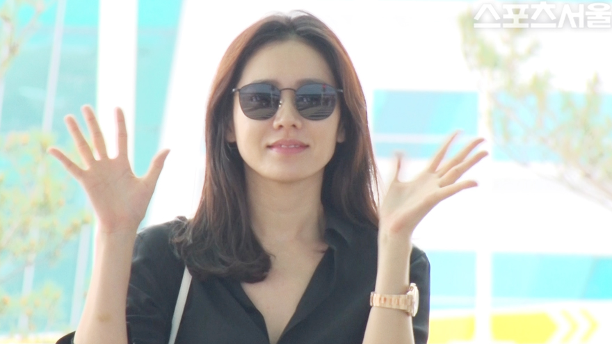 [SS쇼캠] 손예진, 공항에서도 예쁜 누나 '포상 휴가 가요'