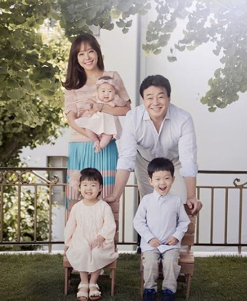 [★SNS] '백종원♥' 소유진, 단란한 가족사진 공개 '행복 가득'