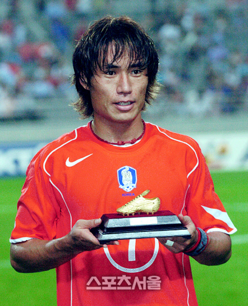 [월드컵★] '투혼의 대명사'...'마스크맨' 김태영, 여전히 뜨거운 축구 인생
