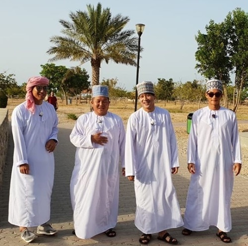 [★SNS] 조세호, '거기가 어딘데' 촬영 현장 공개...'디슈다샤' 입고 미소